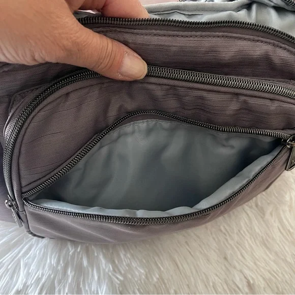 Lug Crossbody Bag sidekick - Picture 8 of 12